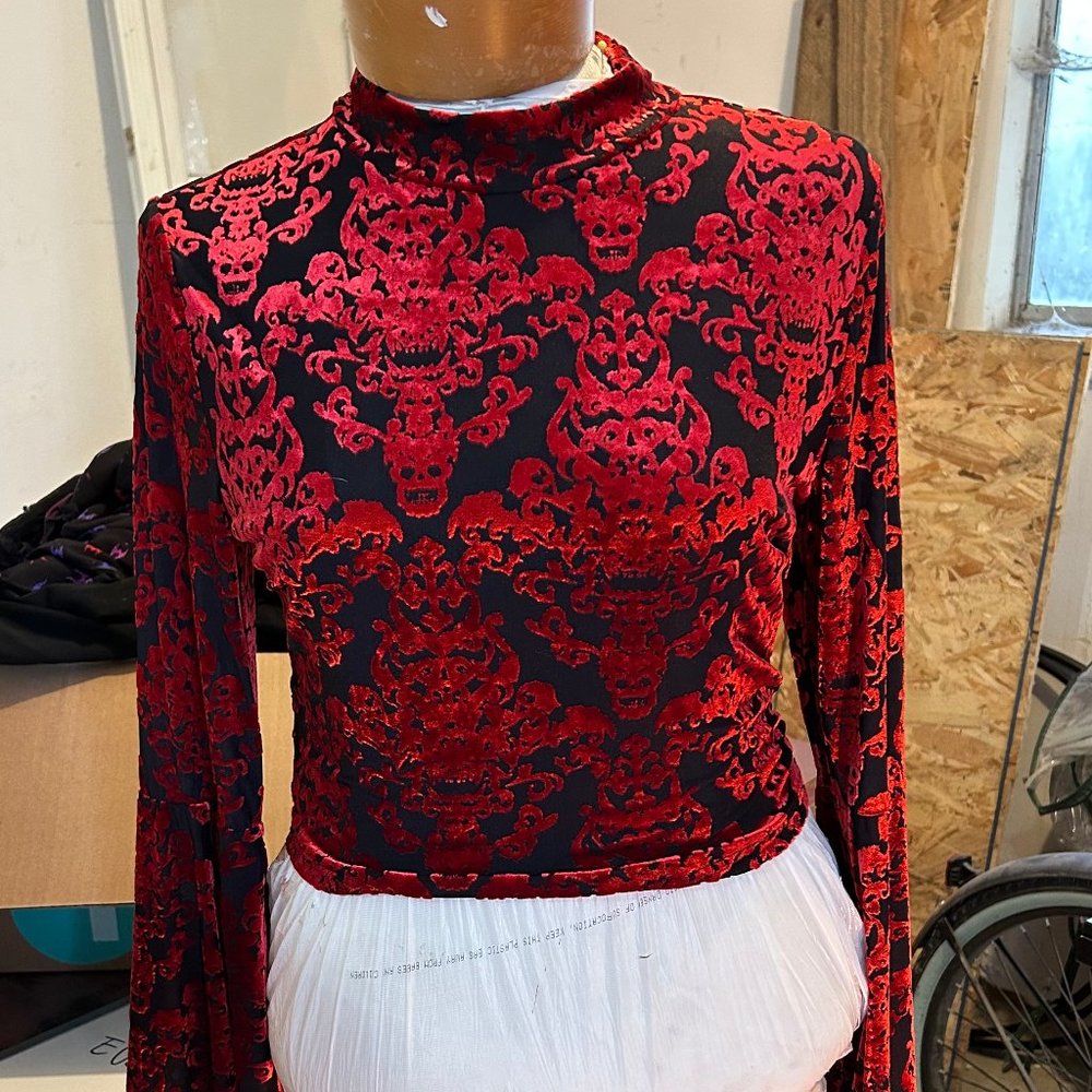 Killstar Vassago Crop Top Size Medium, NWT
